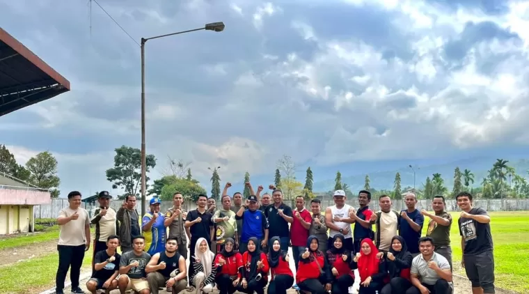 foto-berita-satpol-pp-dan-damkar-pasaman-raih-juara-i-pada-kejuaraan-tarik-tambang-hut-ri--150824072459